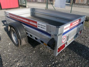 Brzdený prívesný vozík s nosnosťou 1100 Kg